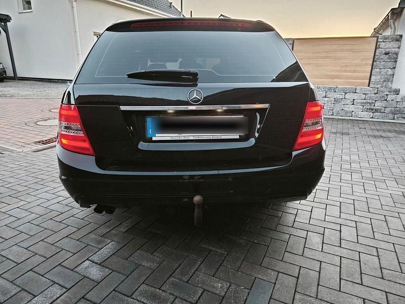 Gebraucht Mercedes C200 136 PS (100 kW) 2013 Schwarz Kombi