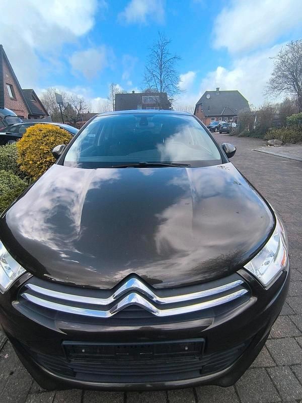 Gebraucht Citroën C4 Tendance 120 PS (88 kW) 2011 Braun Limousine