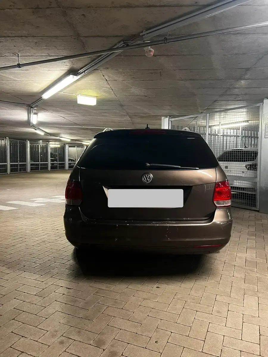 Gebraucht VW Golf VI 140 PS (102 kW) 2011 Braun Kleinwagen