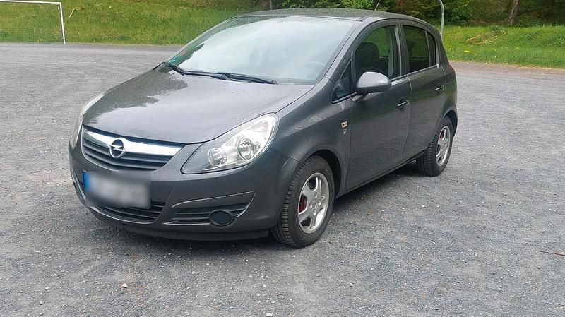 Grau Gebraucht 2010 Opel Corsa Kombi | 1.600 € (Guter Preis) - Bild 1/4