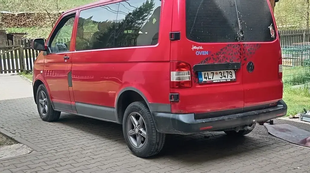 Gebraucht VW Transporter 105 PS (77 kW) 2006 Rot Van