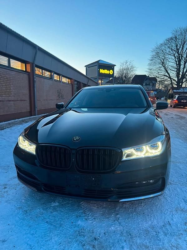 Gebraucht BMW 730 265 PS (194 kW) 2016 Schwarz Limousine