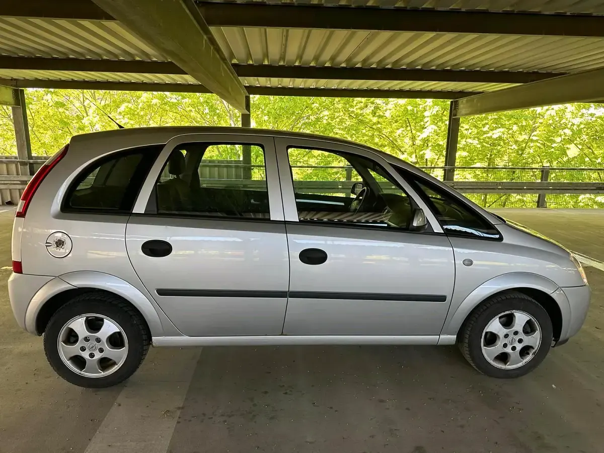 Gebraucht Opel Meriva 101 PS (74 kW) 2004 Silber Van / Kleinbus