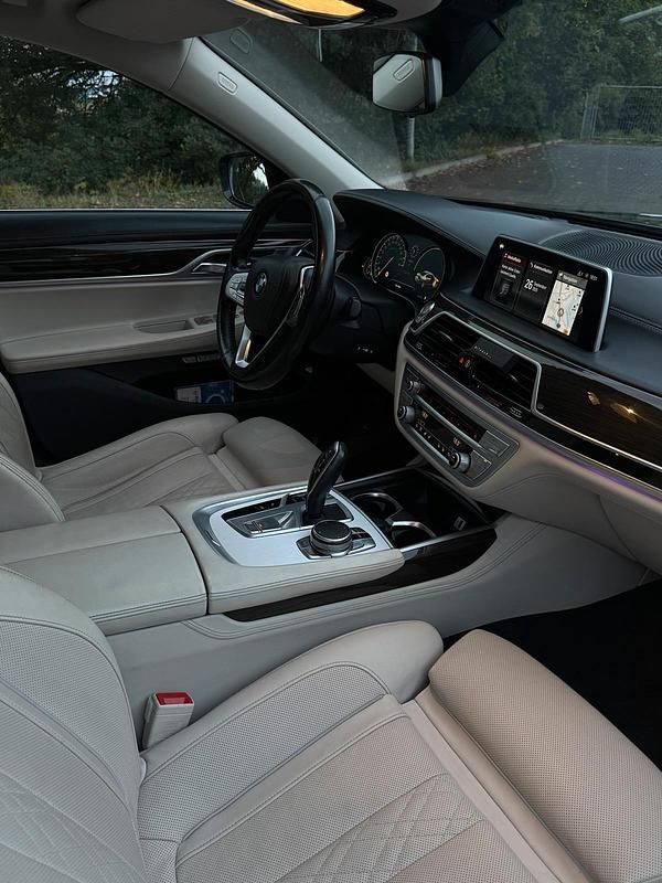 Gebraucht BMW 730 262 PS (192 kW) 2017 Schwarz Limousine