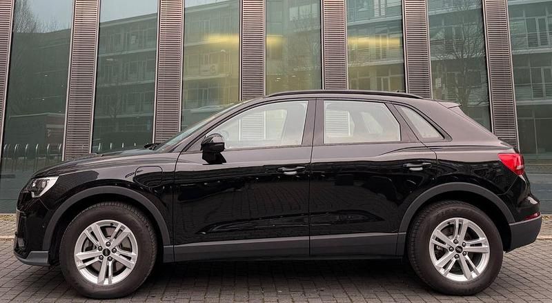 Gebraucht Audi Q3 Basis 150 PS (110 kW) 2024 Schwarz SUV