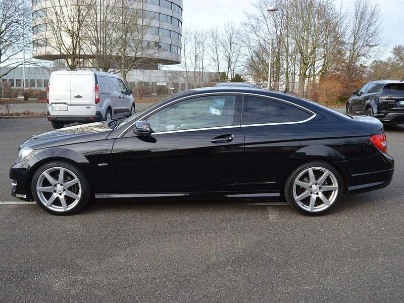 Gebraucht Mercedes C180 Edition 1 156 PS (114 kW) 2012 Schwarz Coupé