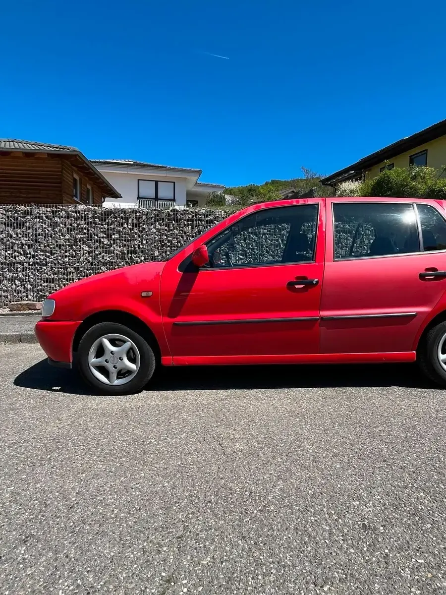Używany VW Polo 60 KM (44 kW) 1999 Czerwony Hatchback