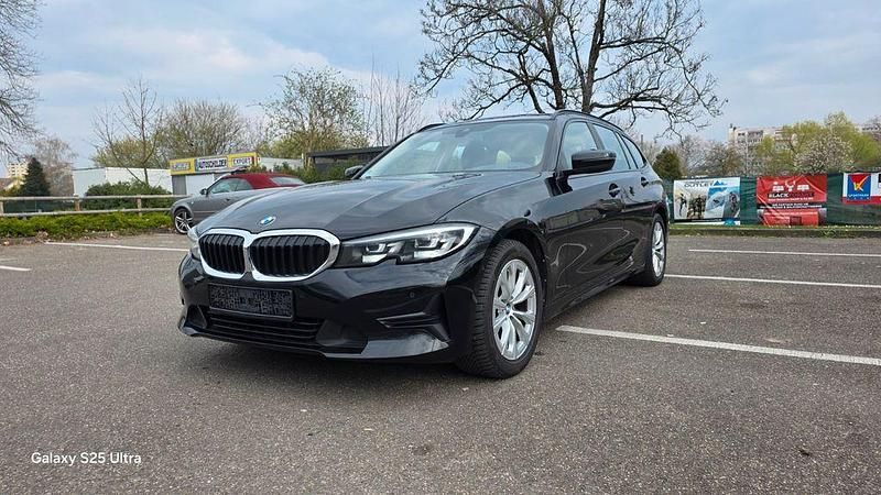 Gebraucht BMW 320 Advantage 190 PS (139 kW) 2022 Schwarz Kombi