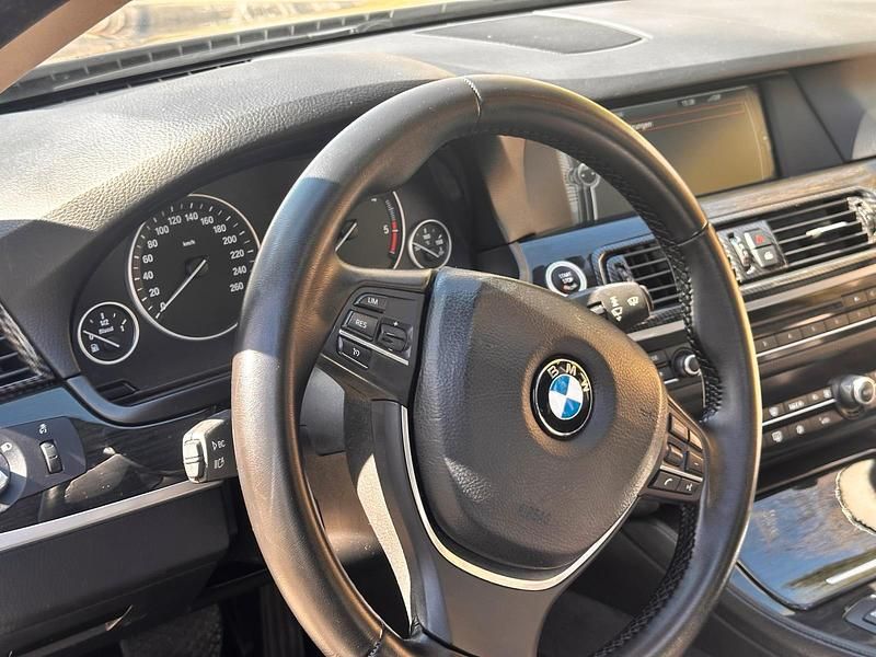 Gebraucht BMW 520 184 PS (135 kW) 2010 Grau Kombi