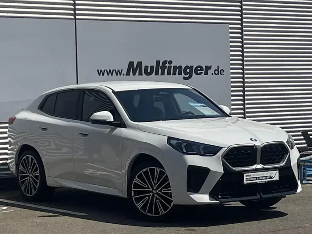 Gebraucht BMW X2 M Sport 163 PS (119 kW) 2025 Alpinweiss SUV