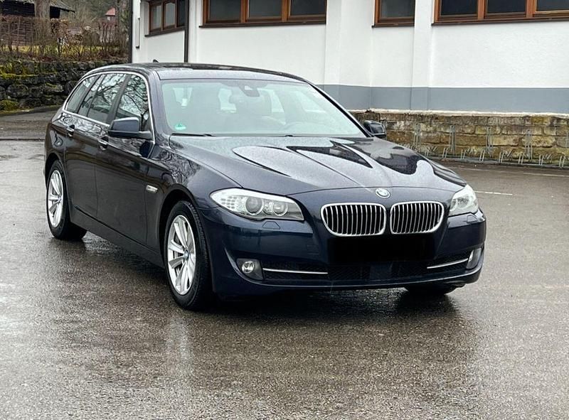 Blau Gebraucht 2013 BMW 525 Kombi | 8.999 € (Superpreis) - Bild 1/4