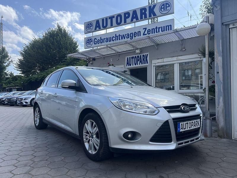 Silber Gebraucht 2012 Ford Focus Titanium Limousine | 6.800 € (Etwas zu teuer) - Bild 1/4