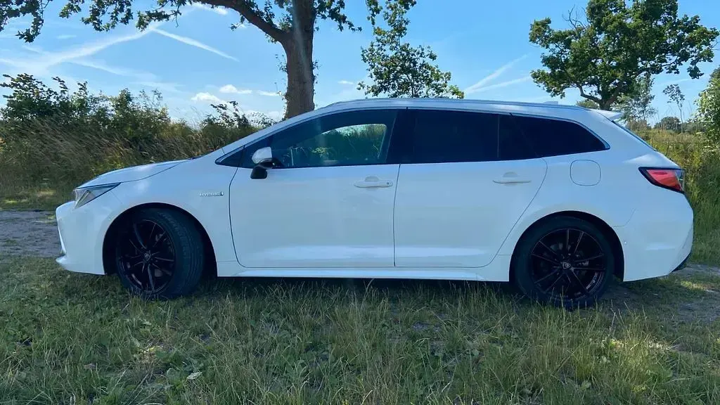 Gebraucht Toyota Corolla Lounge 152 PS (111 kW) 2019 Weiß Kombi