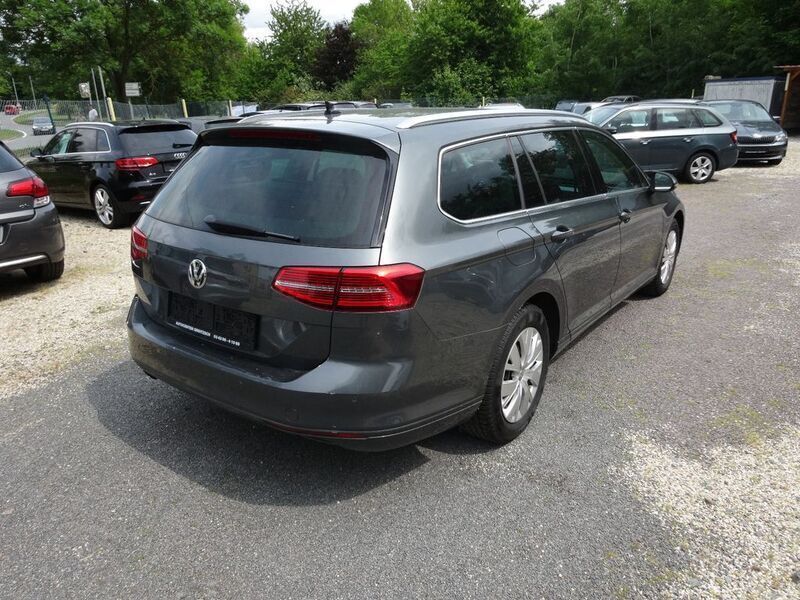 Gebraucht VW Passat Comfortline 190 PS (139 kW) 2015 Grau Limousine