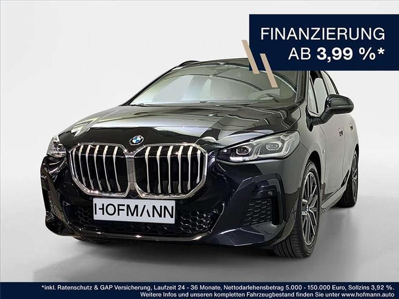 Saphirschwarz metallic Gebraucht 2024 BMW 220 M Sport Limousine | 35.640 € (Fairer Preis) - Bild 1/3
