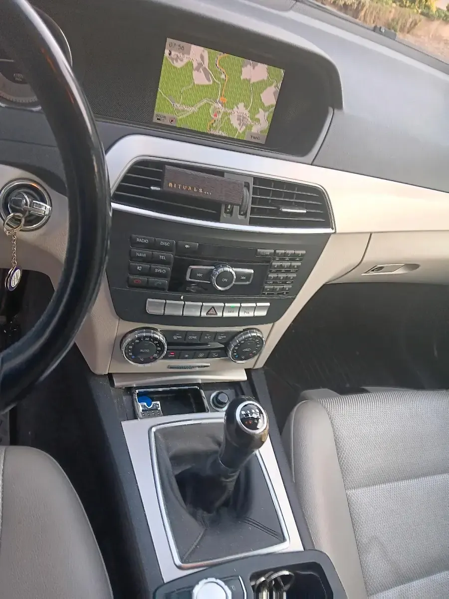 Gebraucht Mercedes C180 120 PS (88 kW) 2013 Grau Kombi