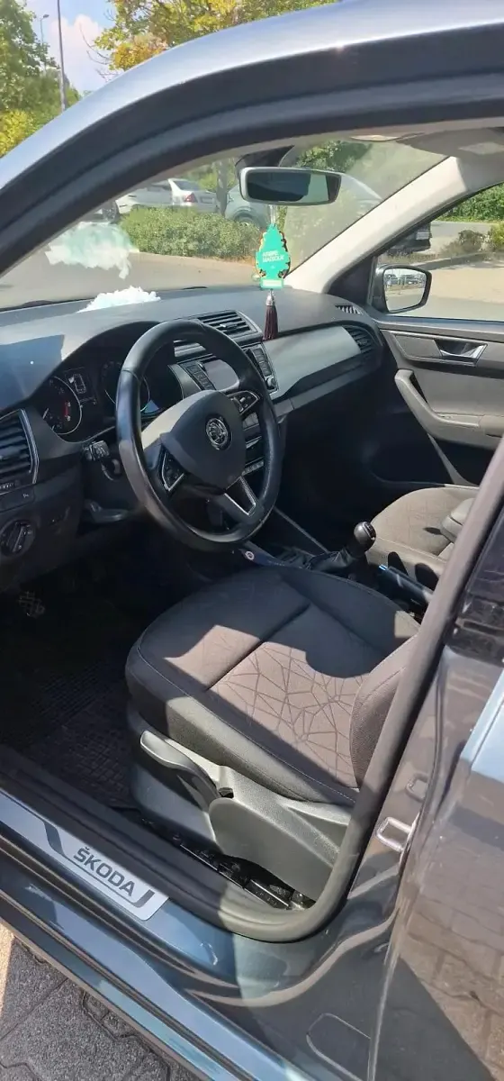 Gebraucht Skoda Fabia 60 PS (44 kW) 2018 Grau Kleinwagen