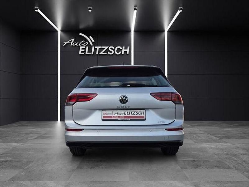 Gebraucht VW Golf VIII Life 131 PS (96 kW) 2023 Reflexsilber metallic Kombi