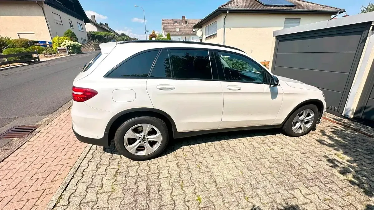 Gebraucht Mercedes GLC350 AMG 258 PS (189 kW) 2018 Weiß SUV