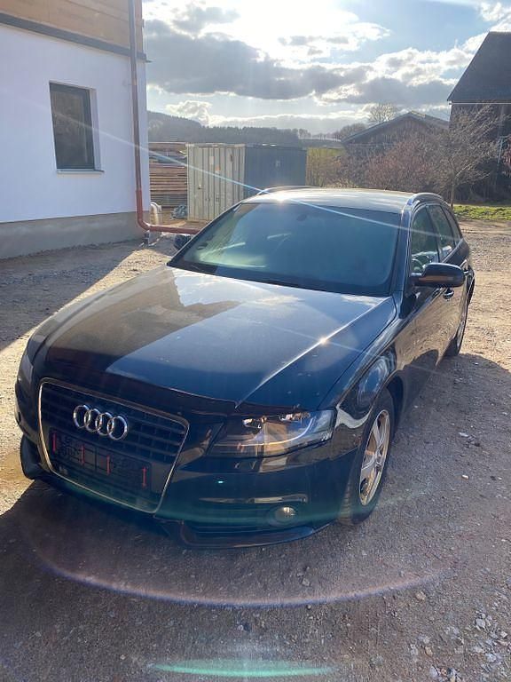 Gebraucht Audi A4 Attraction 143 PS (105 kW) 2011 Schwarz Kombi