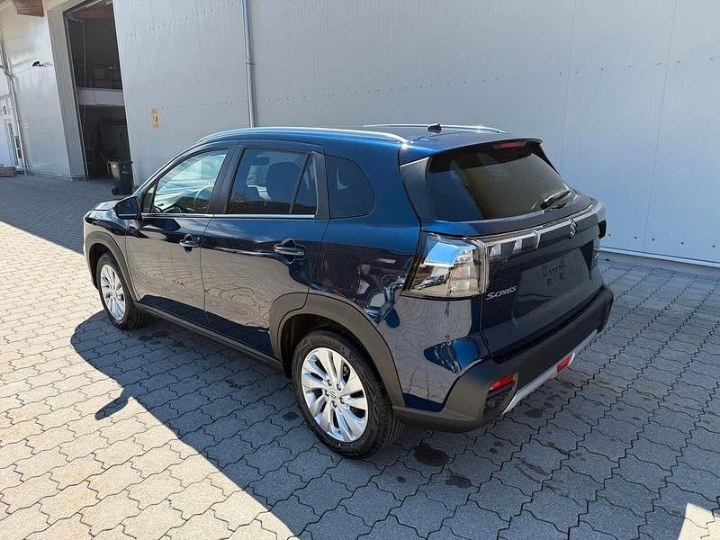 Neu Suzuki SX4 Comfort 110 PS (80 kW) 2026 Blau SUV