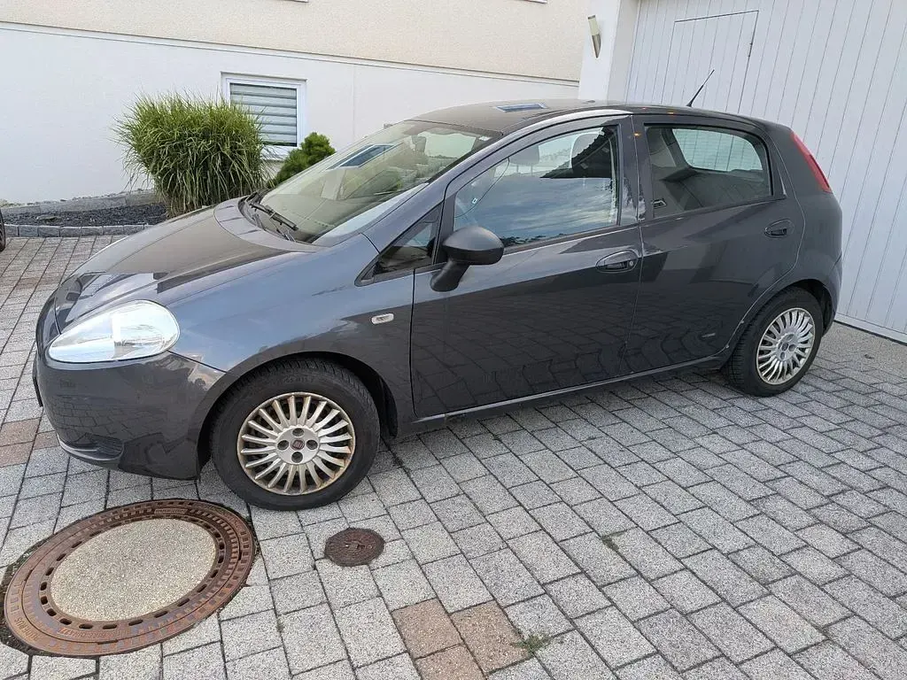 Gebraucht Fiat Grande Punto 77 PS (56 kW) 2008 Grau Kleinwagen