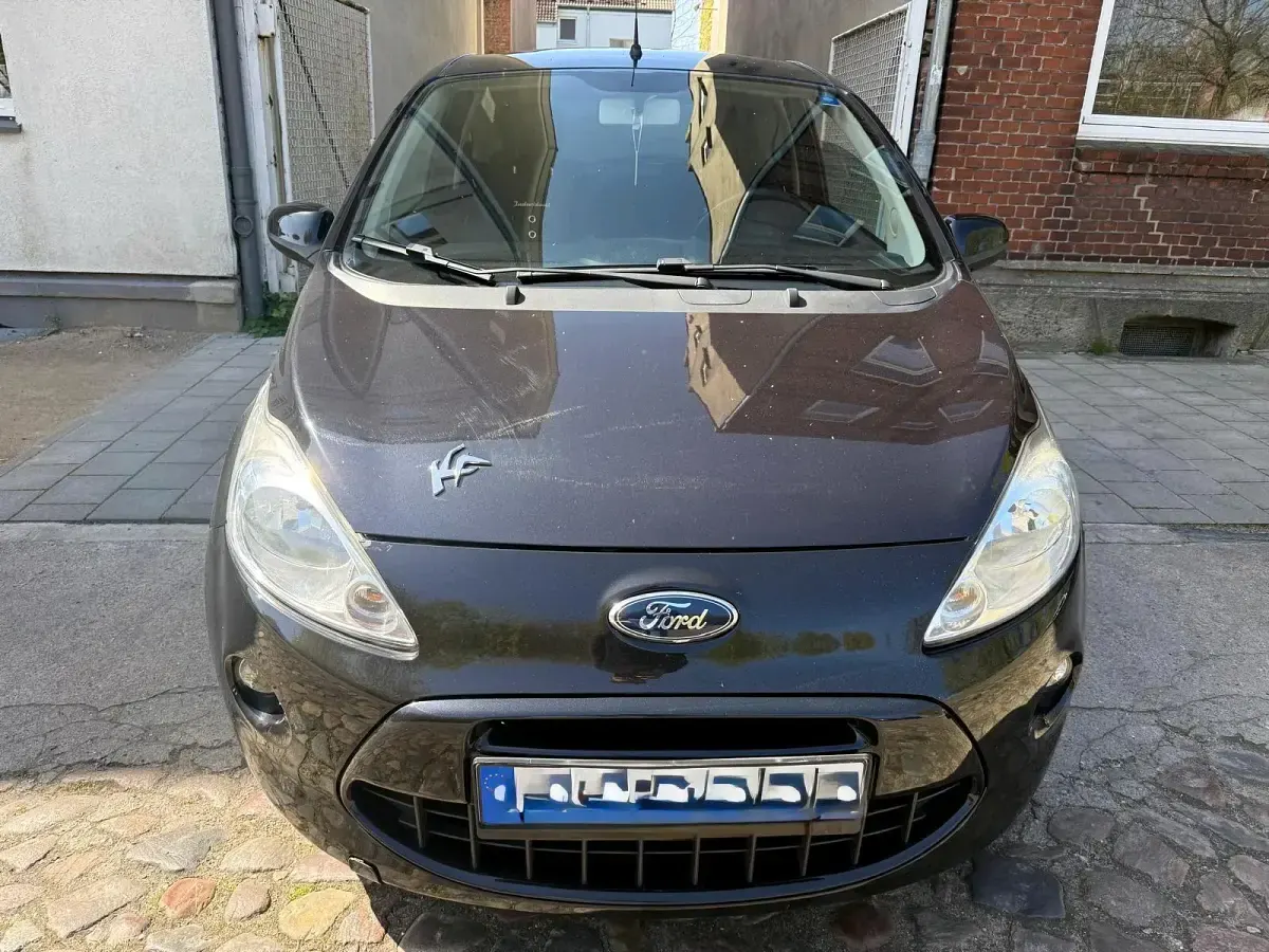 Gebraucht Ford Ka Individual 69 PS (50 kW) 2011 Schwarz Kleinwagen