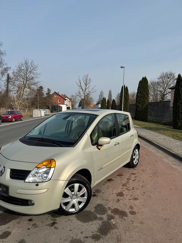 Second-hand Renault Modus 111 CP (81 kW) 2006 Bej Monovolum