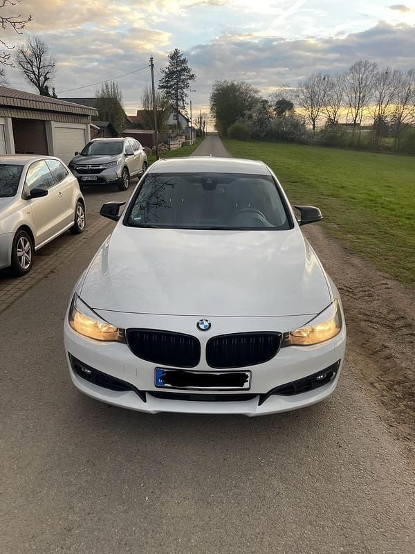 Second-hand BMW 328 245 CP (180 kW) 2013 Alb Berlinǎ