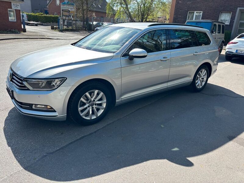Silber Gebraucht 2019 VW Passat Kombi | 13.950 € (Superpreis) - Bild 1/4