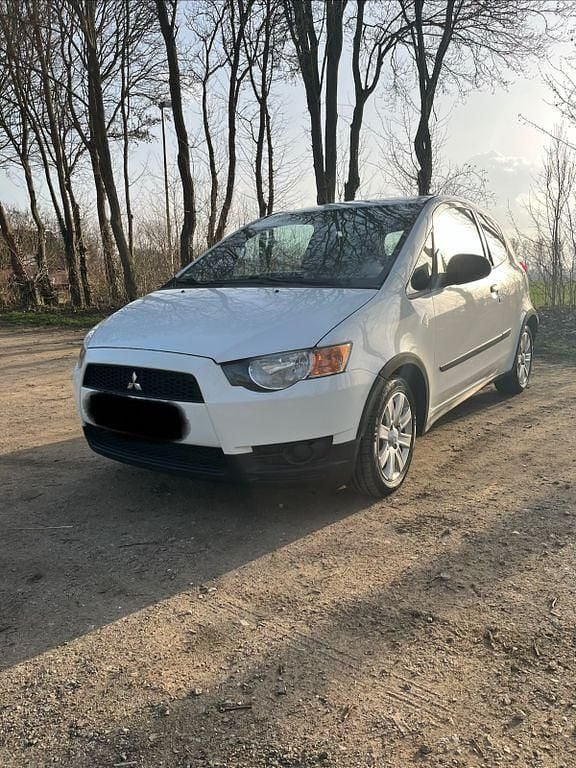 Gebraucht Mitsubishi Colt 95 PS (69 kW) 2010 Weiß Kleinwagen