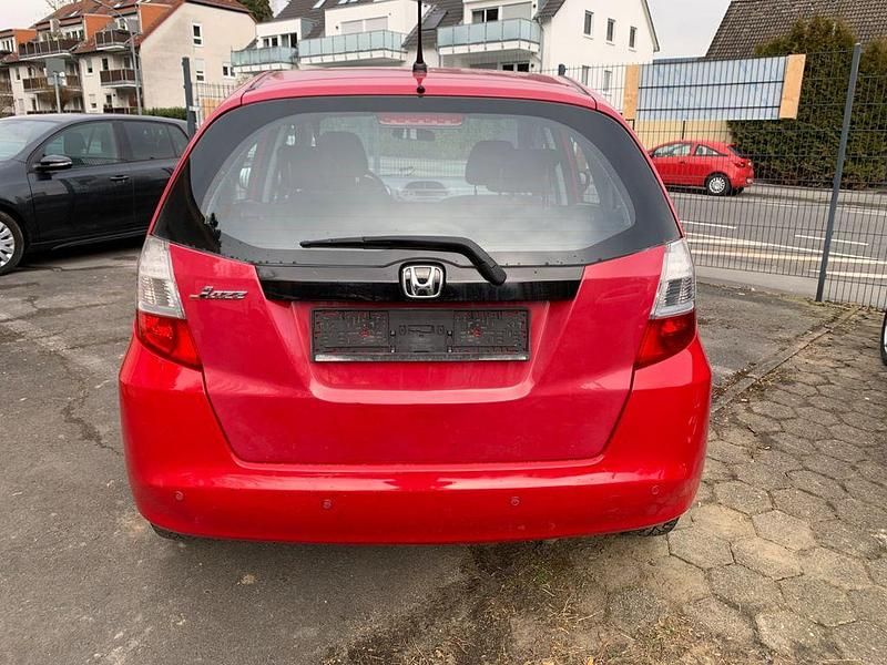 Gebraucht Honda Jazz Trend 90 PS (66 kW) 2011 Rot Kleinwagen