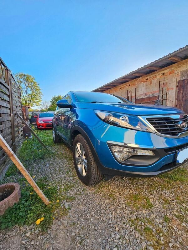 Blau Gebraucht 2011 Kia Sportage SUV | 6.350 € (Guter Preis) - Bild 1/4