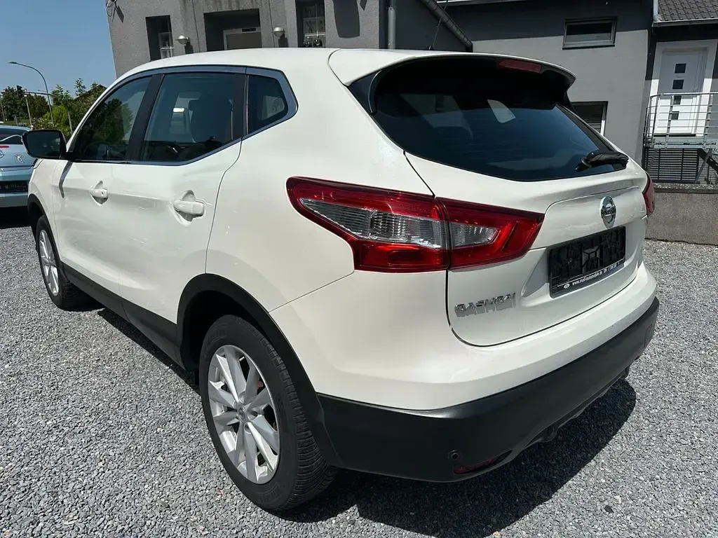 Gebraucht Nissan Qashqai Acenta 131 PS (96 kW) 2015 Weiß SUV