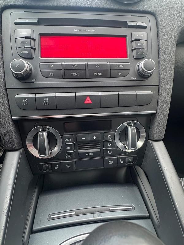 Gebraucht Audi A3 Sportback 102 PS (75 kW) 2010 Schwarz Kleinwagen