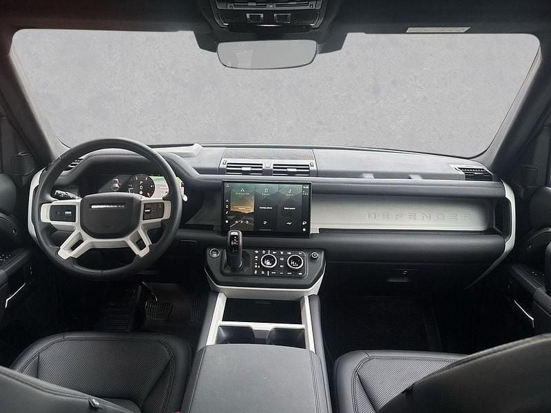 Gebraucht Land Rover Defender SE Dynamic 300 PS (220 kW) 2025 Pangea green SUV