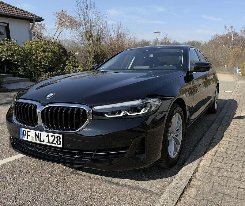 Gebraucht BMW 520 184 PS (135 kW) 2022 Schwarz Limousine