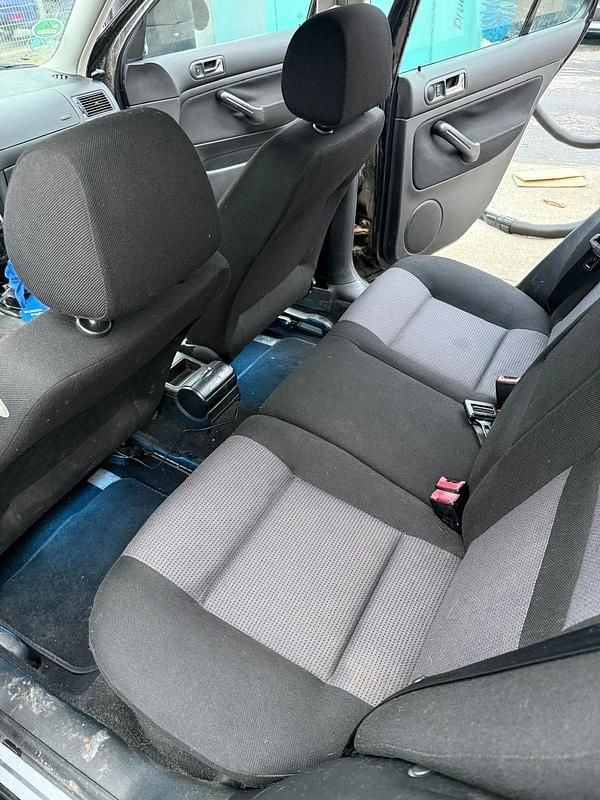 Gebraucht VW Golf IV 75 PS (55 kW) 2001 Schwarz Kleinwagen