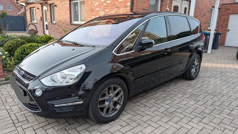 Gebraucht Ford S-MAX Titanium 140 PS (102 kW) 2012 Schwarz Van / Kleinbus