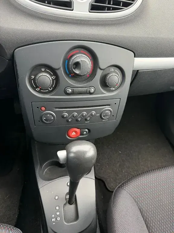 Gebraucht Renault Clio Dynamique 111 PS (81 kW) 2006 Grau Kleinwagen