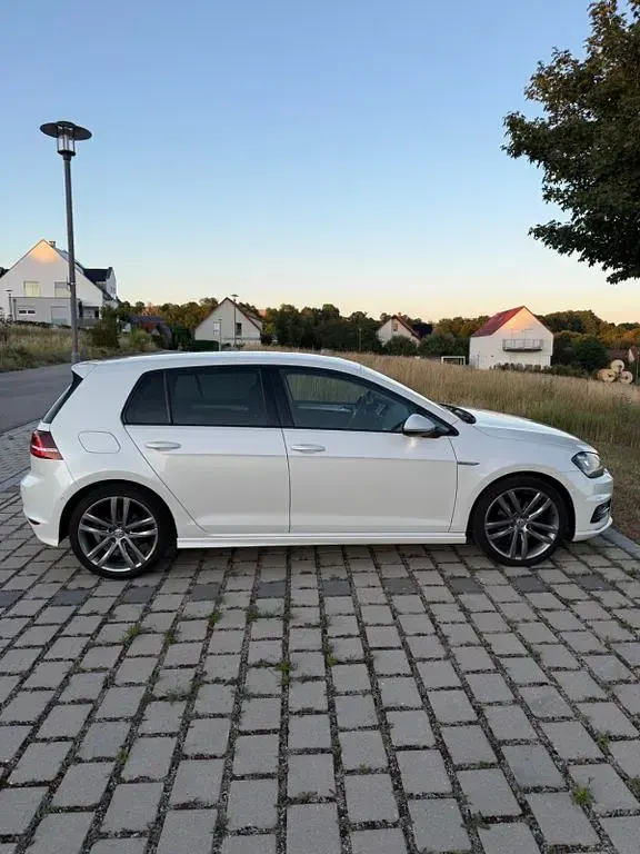 Gebraucht VW Golf VII Cup 140 PS (102 kW) 2014 Weiß Limousine