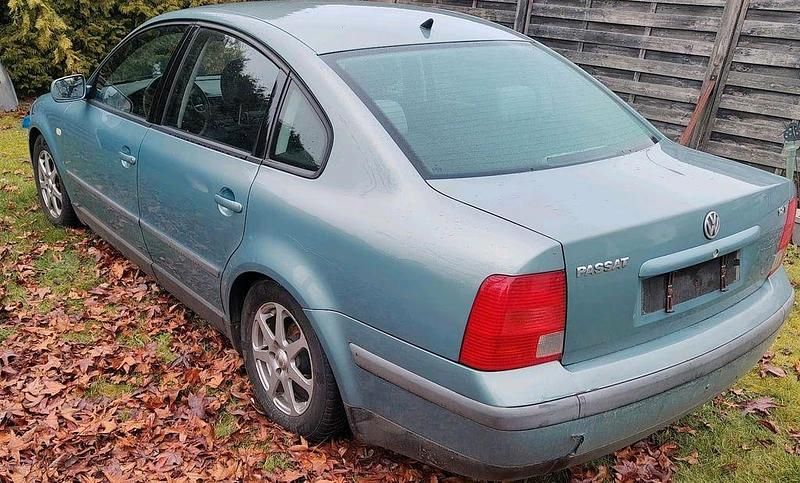 Gebraucht VW Passat 150 PS (110 kW) 1998 Grün Limousine