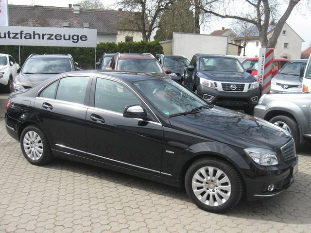 Gebraucht Mercedes C180 Elegance 156 PS (114 kW) 2008 Schwarz metallic Limousine