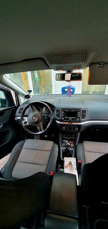 Gebraucht VW Sharan Comfortline 140 PS (102 kW) 2011 Grau Van / Kleinbus