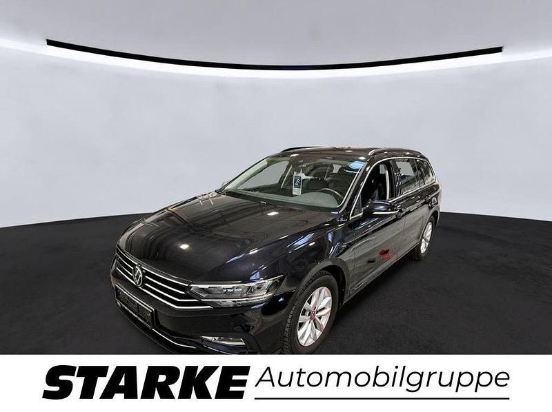 Gebraucht VW Passat Business 122 PS (89 kW) 2022 Deep black perleffekt Kombi