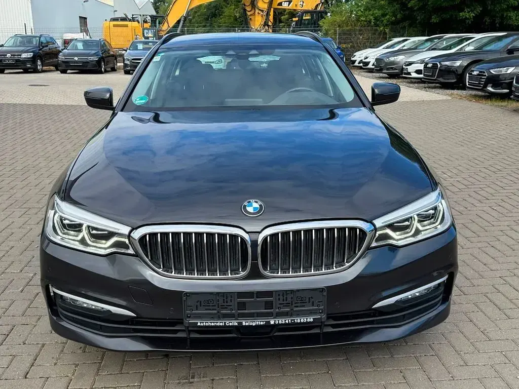 Gebraucht BMW 520 190 PS (139 kW) 2018 Grau Kombi
