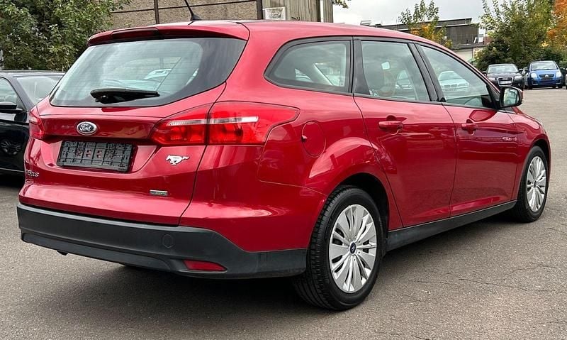 Gebraucht Ford Focus S 101 PS (74 kW) 2016 Rot Kombi