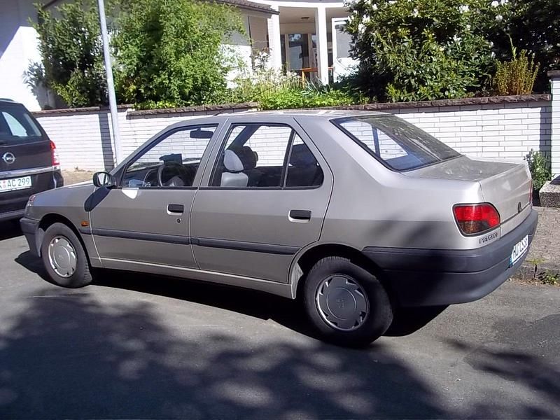 Gebraucht Peugeot 306 75 PS (55 kW) 1995 Silber Limousine