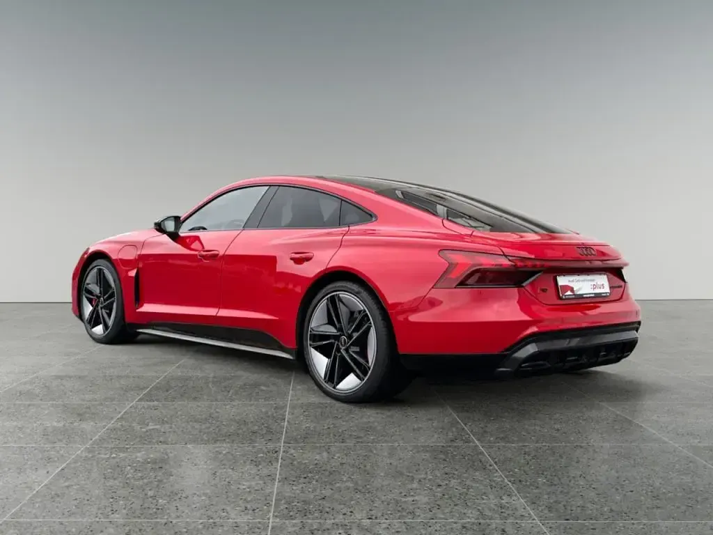 Gebraucht Audi RS e-tron GT Comfort 439 kW (598 PS) 2022 Tangorot (metallic) Limousine
