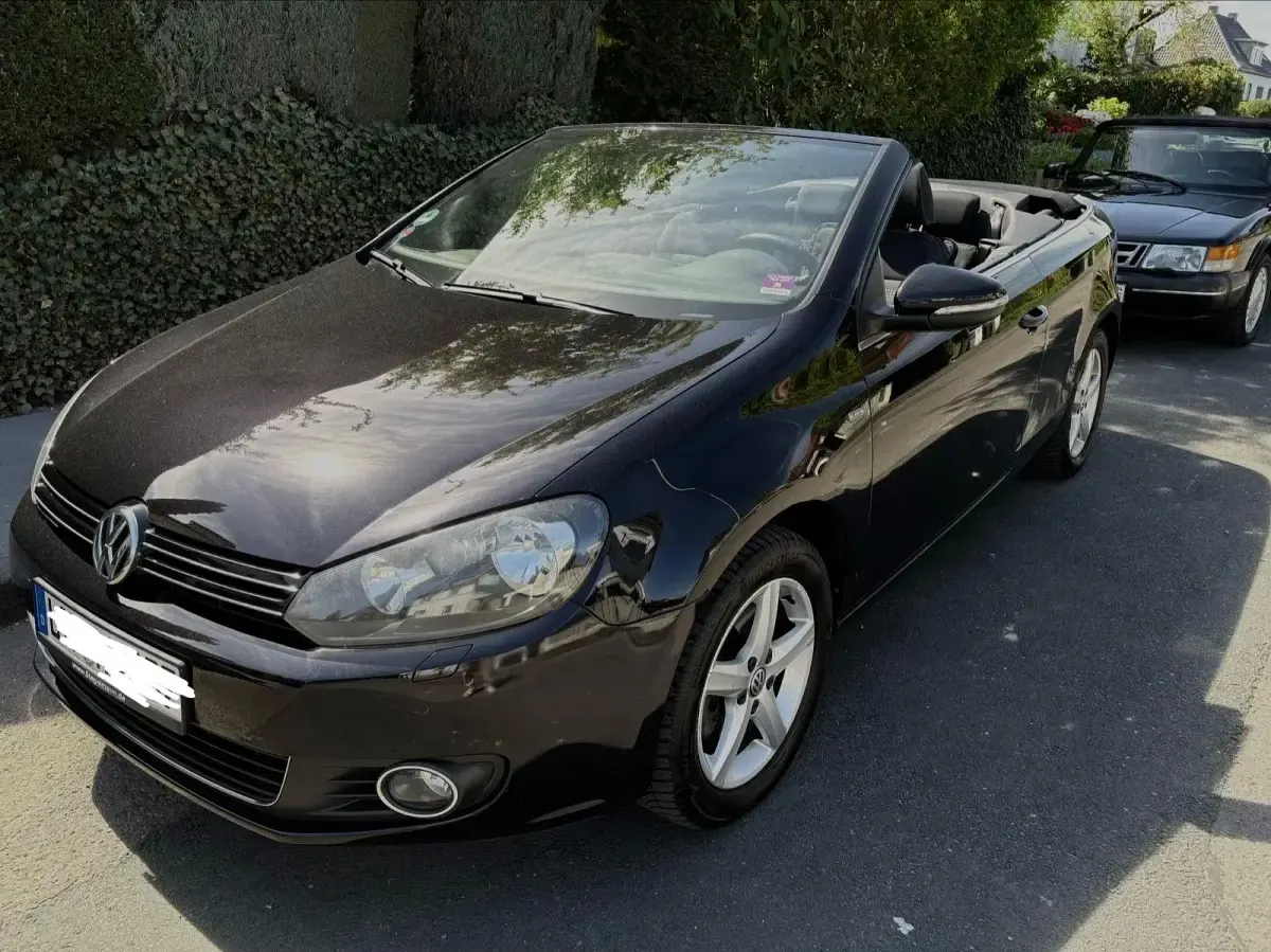 Gebraucht VW Golf Cabriolet Life 105 PS (77 kW) 2015 Schwarz Cabrio